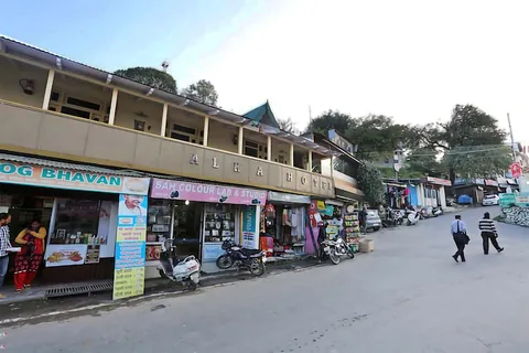 Alka Hotel building at Gandhi Chowk, Ranikhet